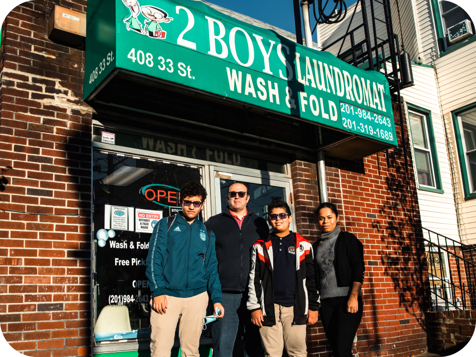 2 Boys Laundromat (4_3)